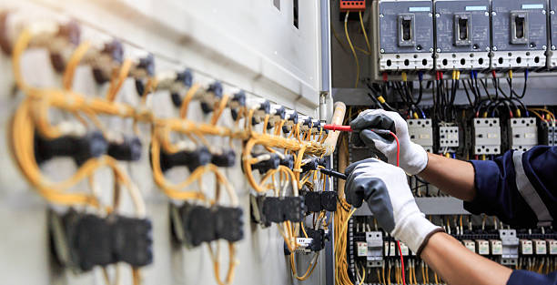 Professional Electrician technician working in Altamonte Springs, FL